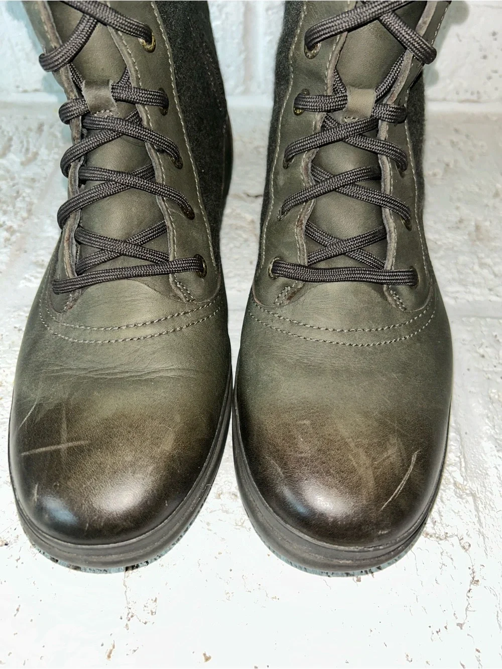Ugg Elvia Tall Boot Leather Wool Dark Olive Green Size 10